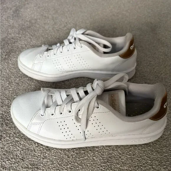 Women’s Adidas Essentials Advantage Shoes white/gold - Picture 4 of 8